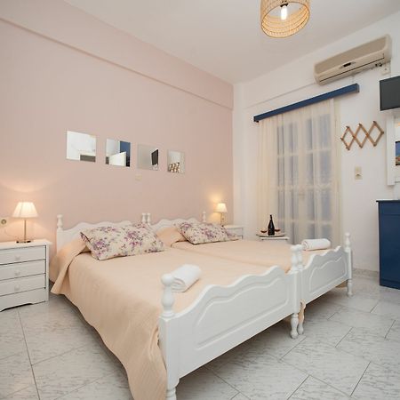 Bella Sant Aparthotel Perissa  Exterior photo