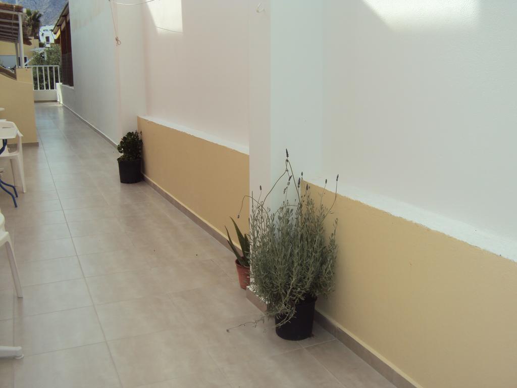 Bella Sant Aparthotel Perissa  Exterior photo
