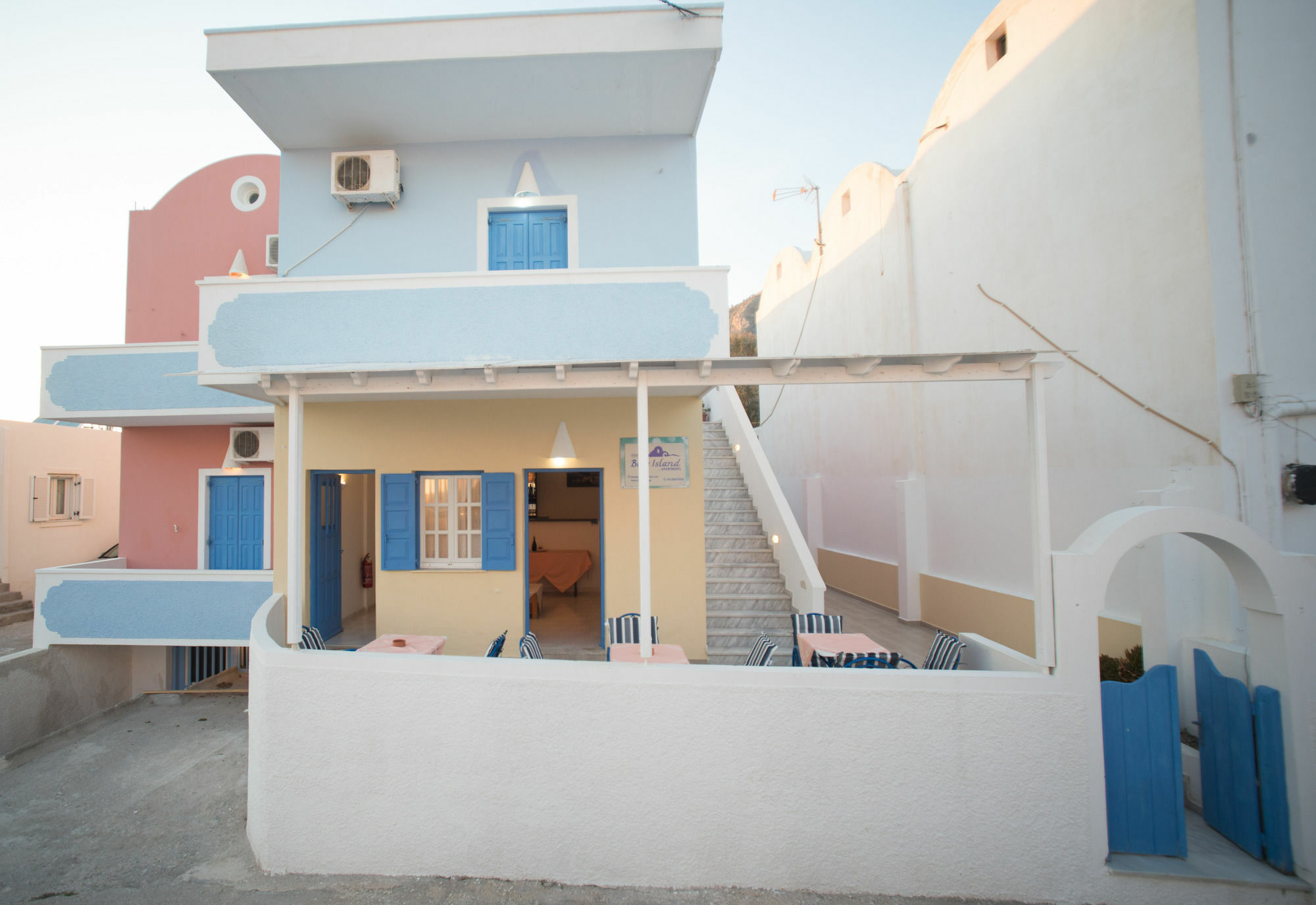 Bella Sant Aparthotel Perissa  Exterior photo