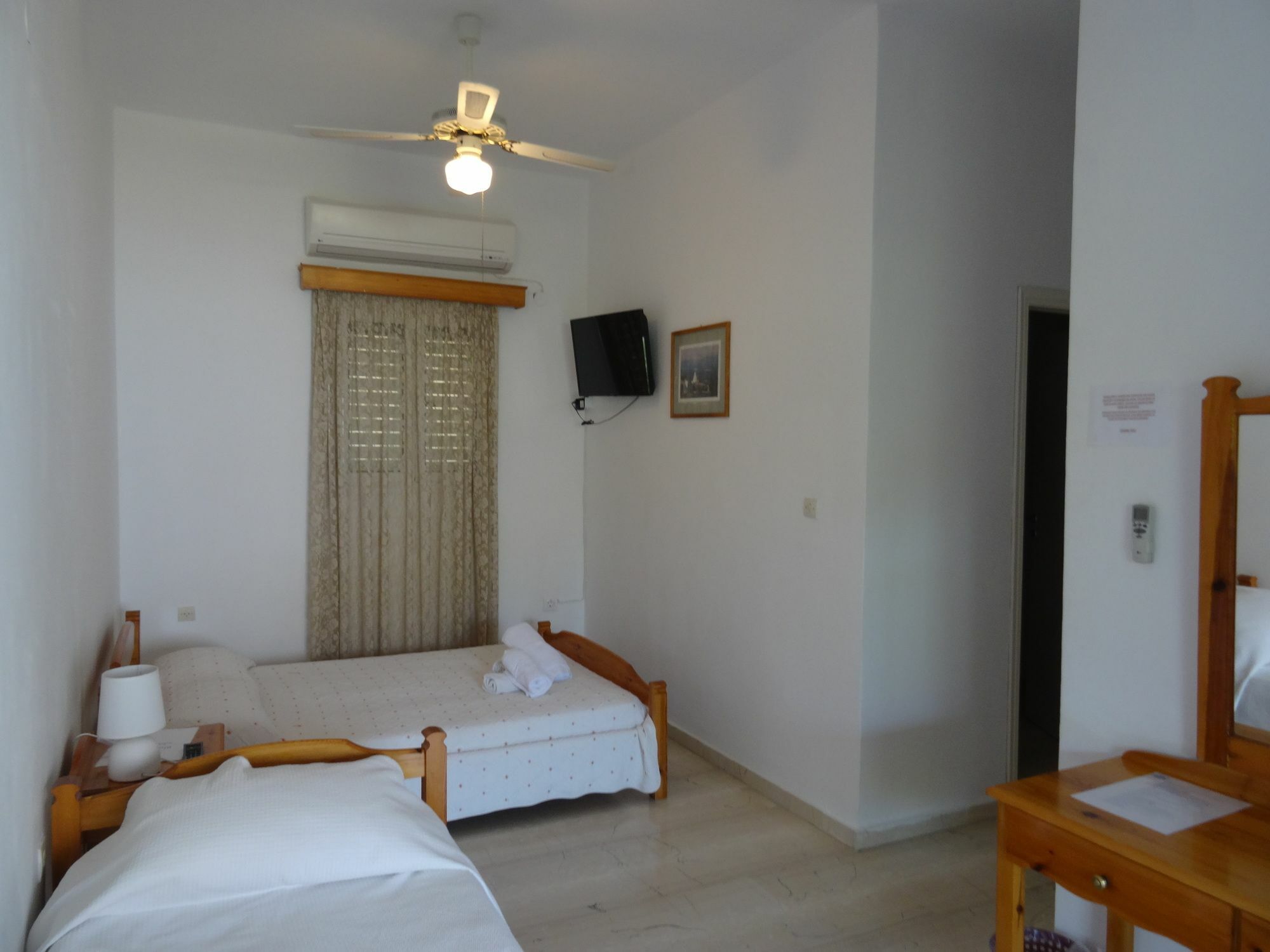 Bella Sant Aparthotel Perissa  Exterior photo