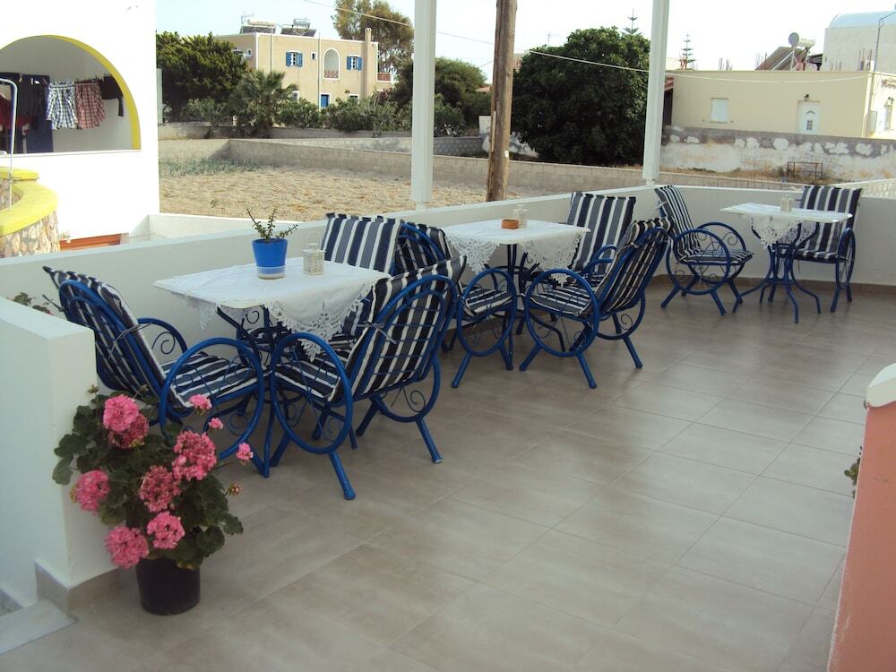 Bella Sant Aparthotel Perissa  Exterior photo